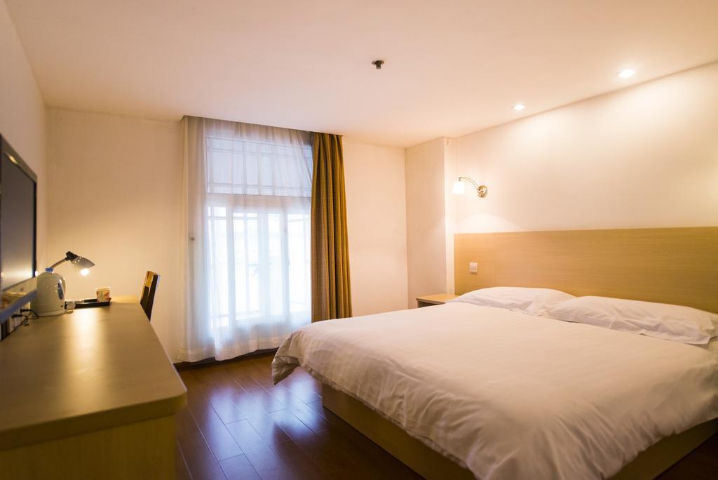 Motel Shanghai Hongqiao Beixinjing Metro Station Tianshan Road 2*