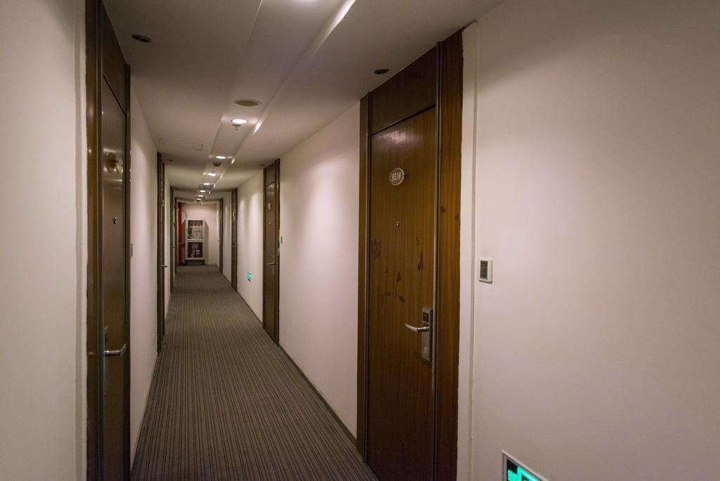 Hotel Motel Shanghai Hongqiao Beixinjing Metro Station Tianshan Road 2*